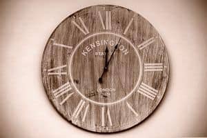Making wooden clocks