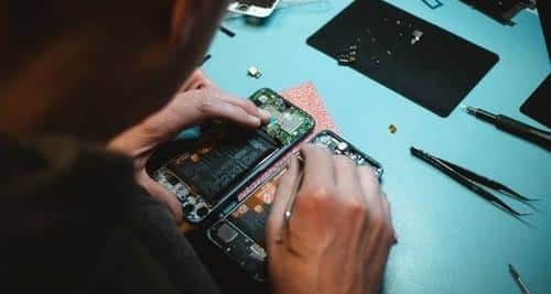 Become a IT Tech and fix electronics for money